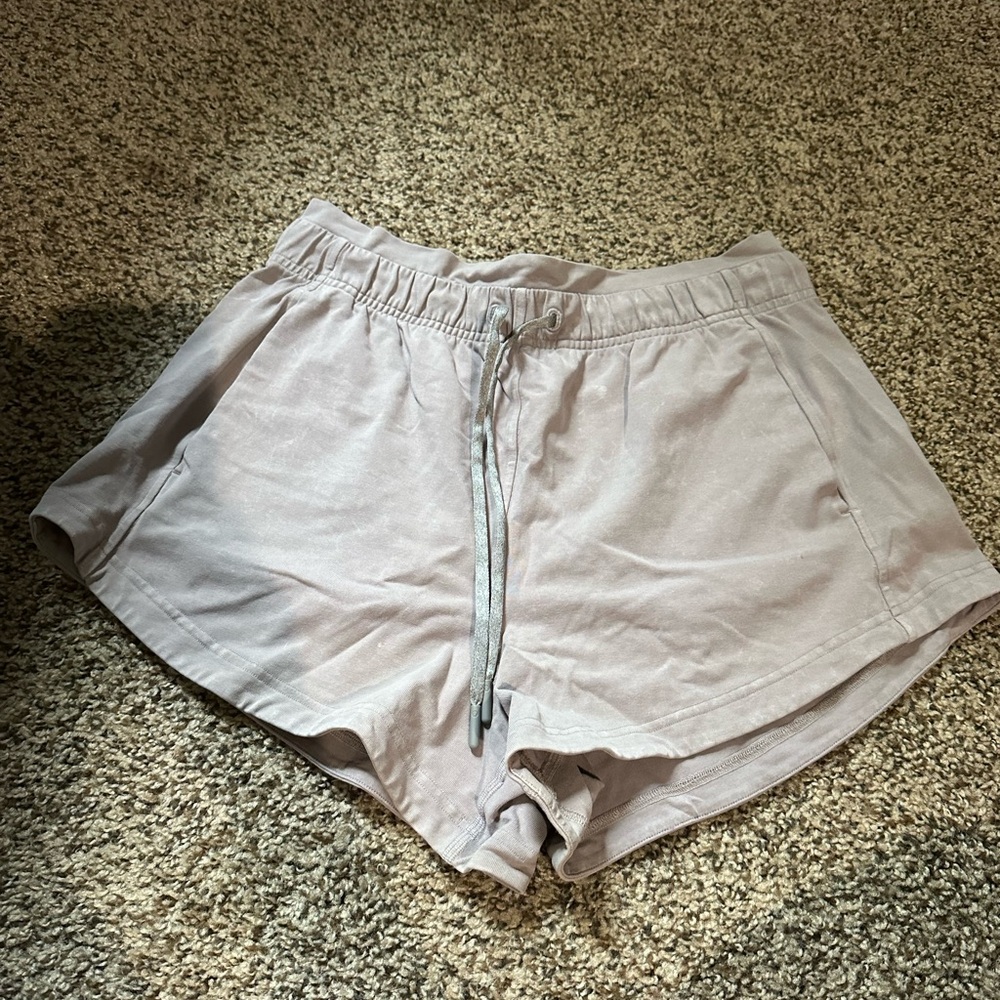 lululemon inner glow 3” short